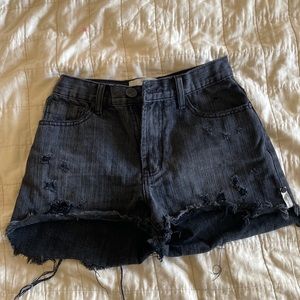 1 teaspoon high waisted Bonita black distressed shorts size 26